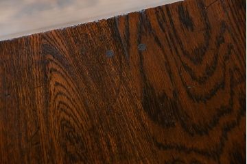 アンティーク家具　アンティーク 古い木のシンプルで上品なサイドテーブル