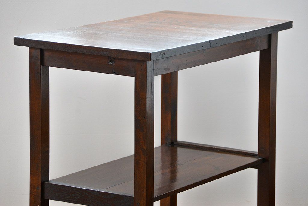 アンティーク家具　アンティーク 古い木のシンプルで上品なサイドテーブル