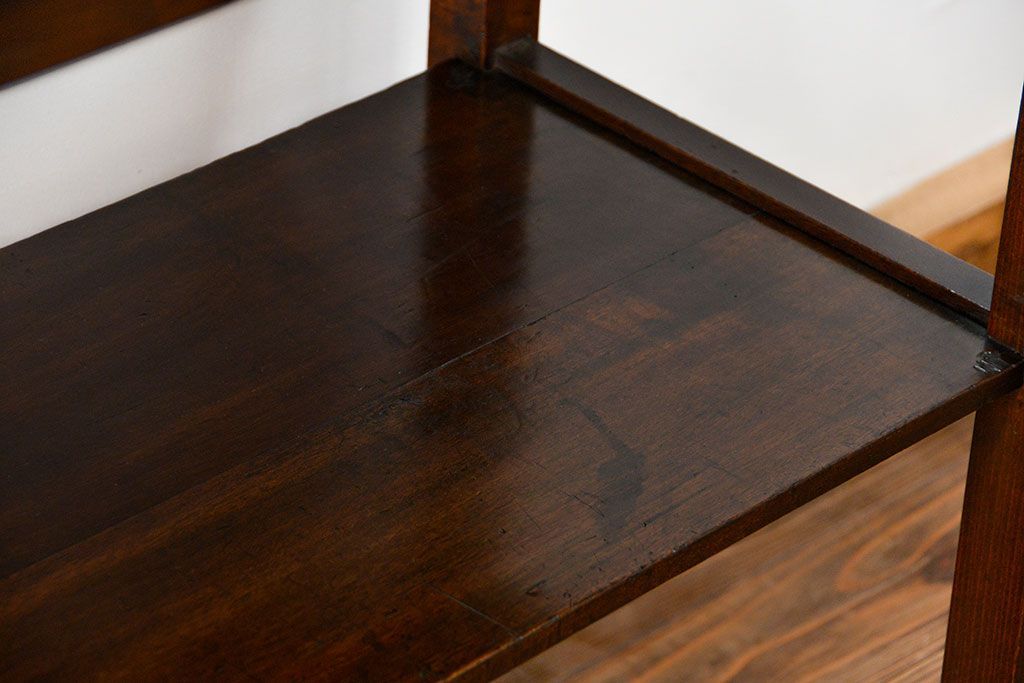 アンティーク家具　アンティーク 古い木のシンプルで上品なサイドテーブル