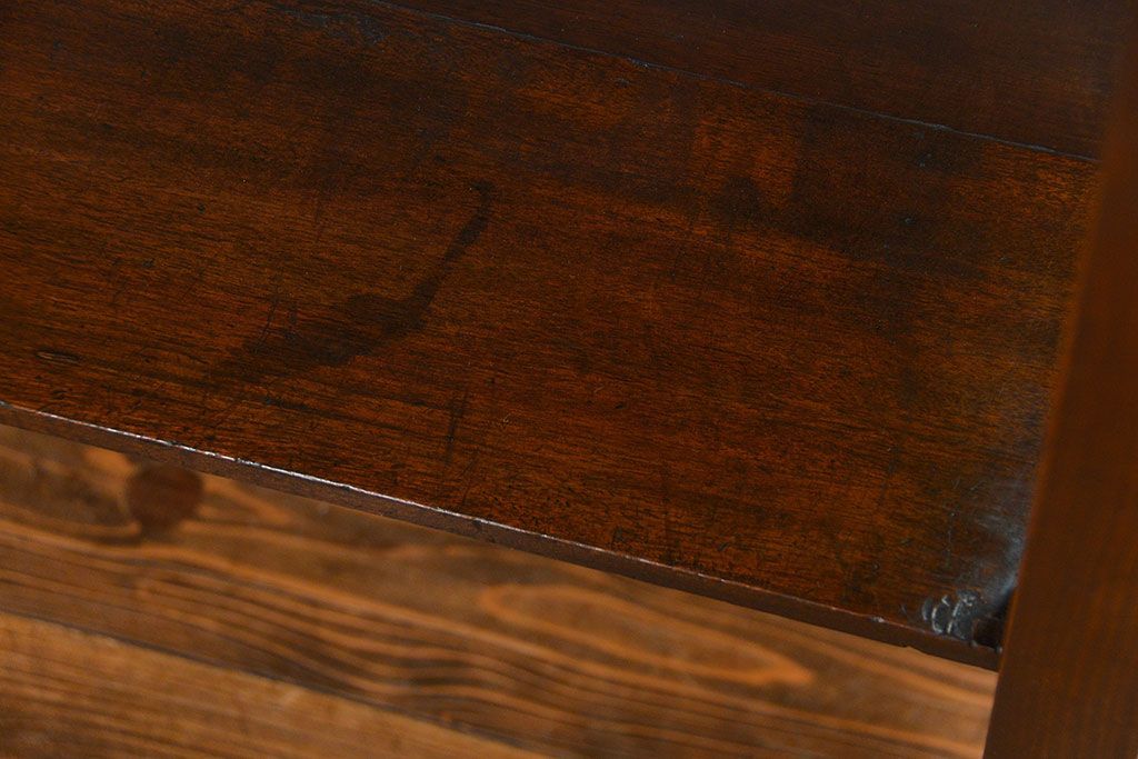 アンティーク家具　アンティーク 古い木のシンプルで上品なサイドテーブル