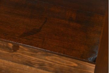 アンティーク家具　アンティーク 古い木のシンプルで上品なサイドテーブル