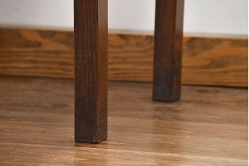 アンティーク家具　アンティーク 古い木のシンプルで上品なサイドテーブル