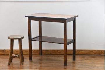 アンティーク家具　アンティーク 古い木のシンプルで上品なサイドテーブル