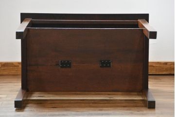 アンティーク家具　アンティーク 古い木のシンプルで上品なサイドテーブル