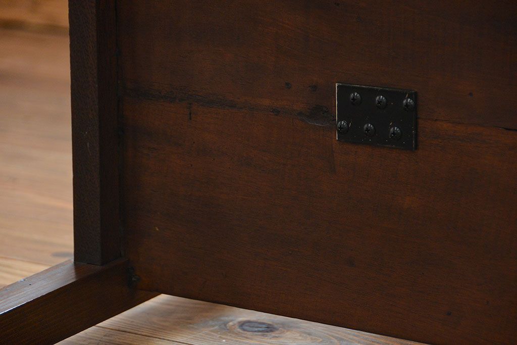 アンティーク家具　アンティーク 古い木のシンプルで上品なサイドテーブル