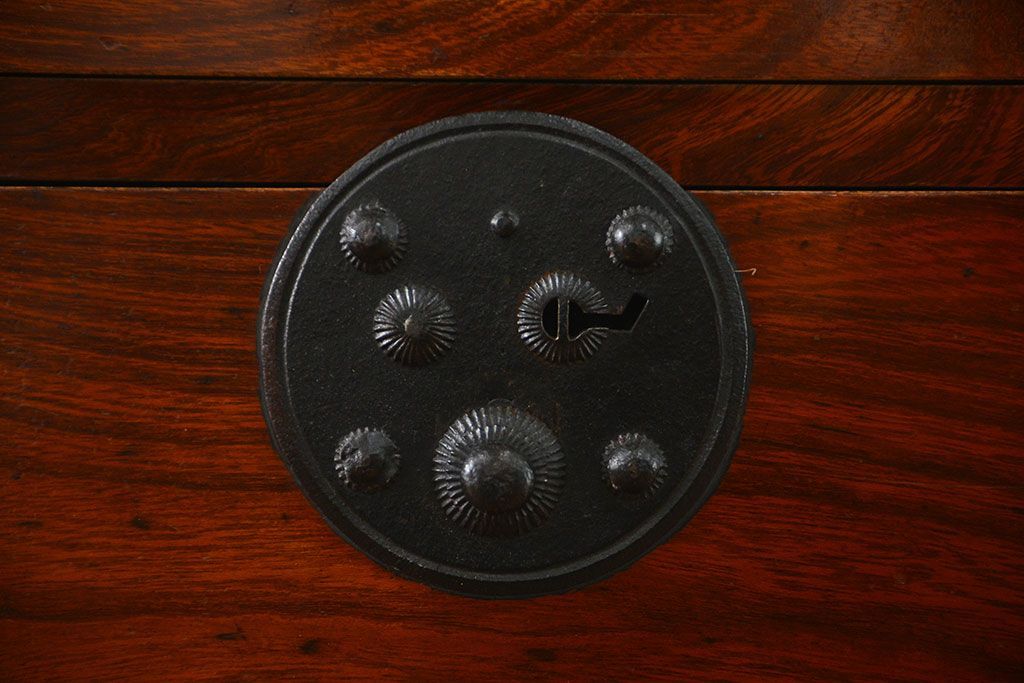 アンティーク家具　古民具・骨董 上手造り　前面欅材の五丁引き庄内小箪笥