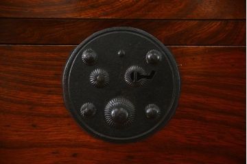 アンティーク家具　古民具・骨董 上手造り　前面欅材の五丁引き庄内小箪笥