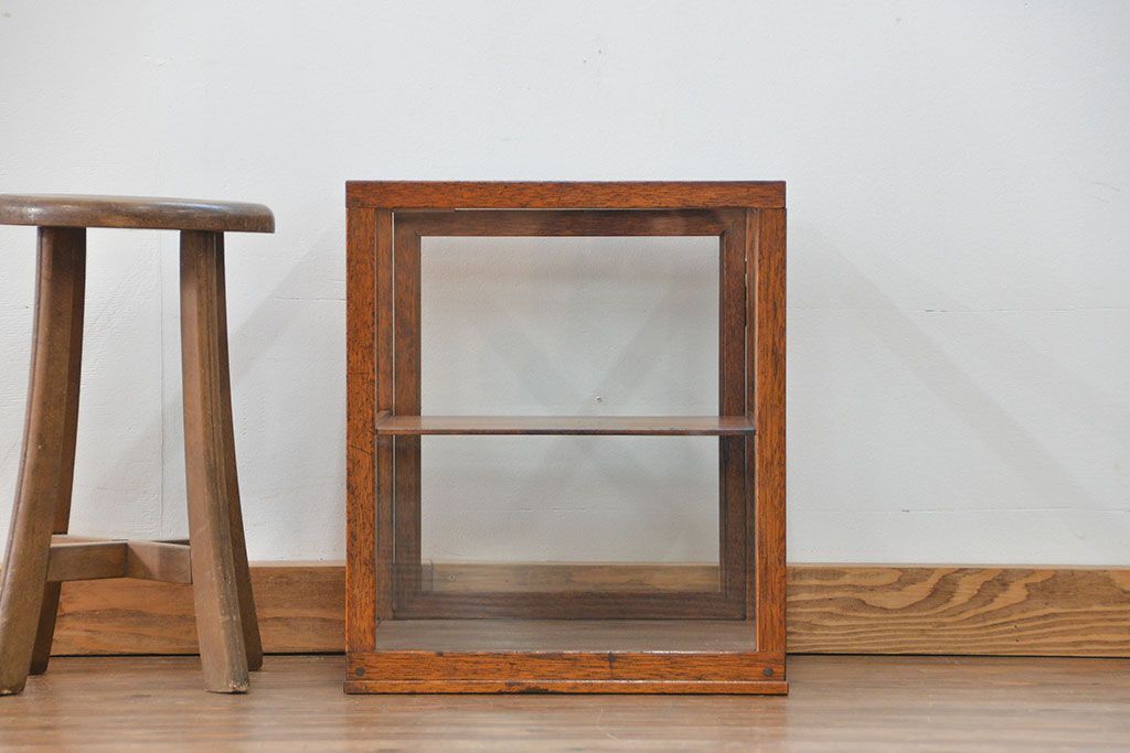 アンティーク家具　アンティーク 小さな卓上ガラスケース(2) (ショーケース、飾り棚)