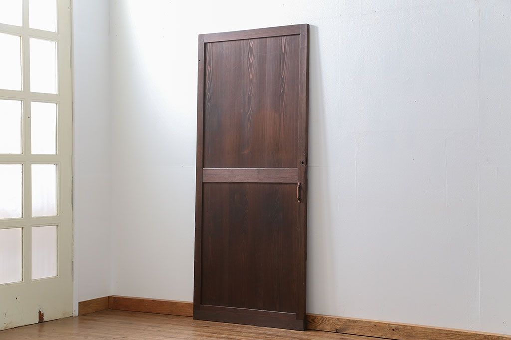 昭和レトロ シンプルで上品な扉(ドア)