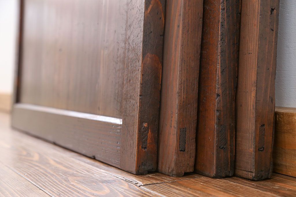 アンティーク シンプルなアンティーク板戸　4枚(引き戸、窓)