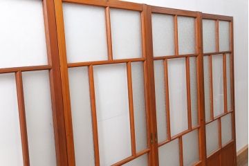 アンティーク 高さが低めの美しいガラス戸　4枚セット