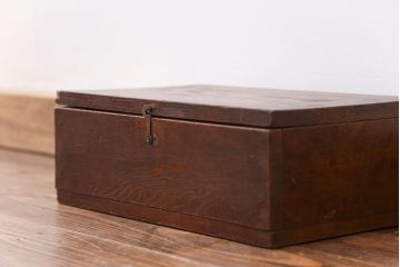アンティーク 古い木の使い込まれた小さな収納箱