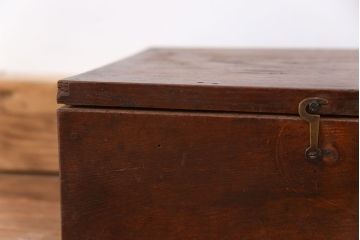アンティーク 古い木の使い込まれた小さな収納箱
