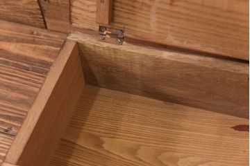 アンティーク 古い木の使い込まれた小さな収納箱