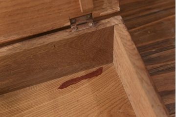 アンティーク 古い木の使い込まれた小さな収納箱