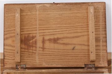 アンティーク 古い木の使い込まれた小さな収納箱