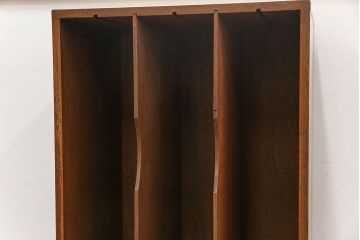 レトロ家具　昭和レトロ レトロなデザインの縦型本棚(書類棚、カルテケース)