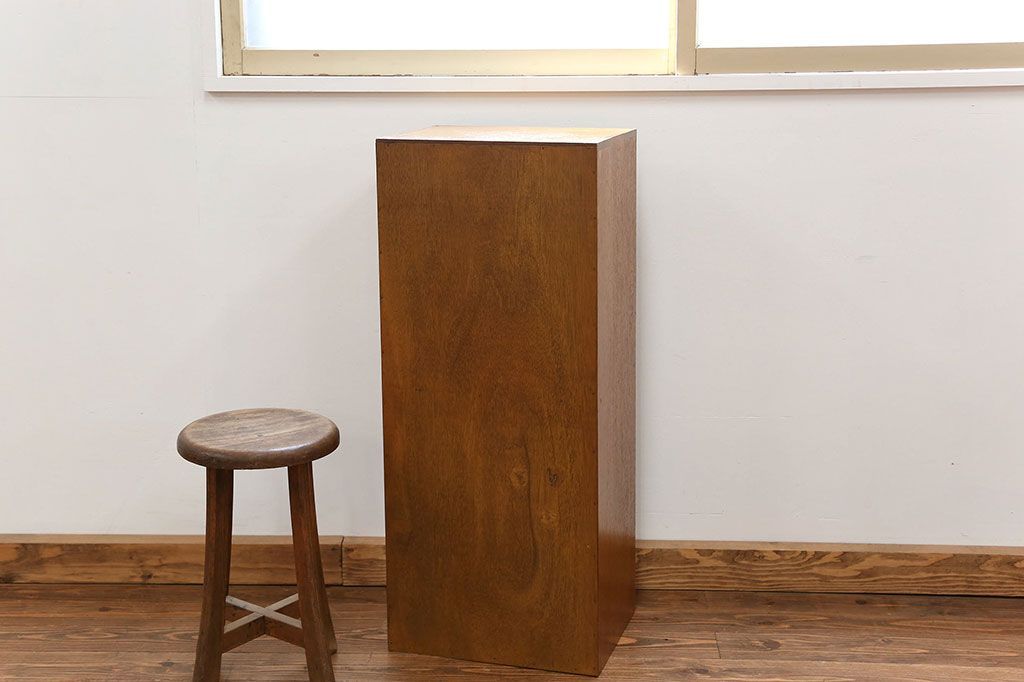 レトロ家具　昭和レトロ レトロなデザインの縦型本棚(書類棚、カルテケース)