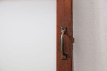 昭和レトロ すりガラス入りのシンプルな扉(ドア)