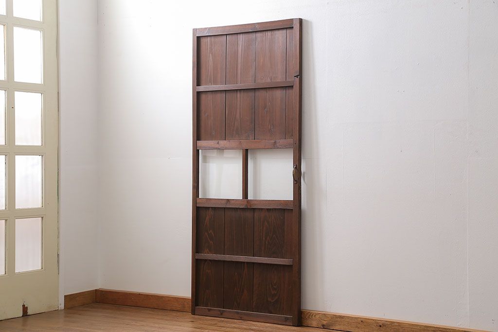 アンティーク 簡素な作りのシンプルな扉　(ドア)