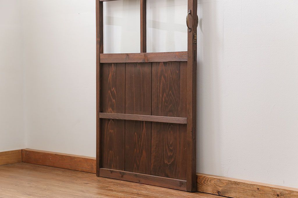 アンティーク 簡素な作りのシンプルな扉　(ドア)