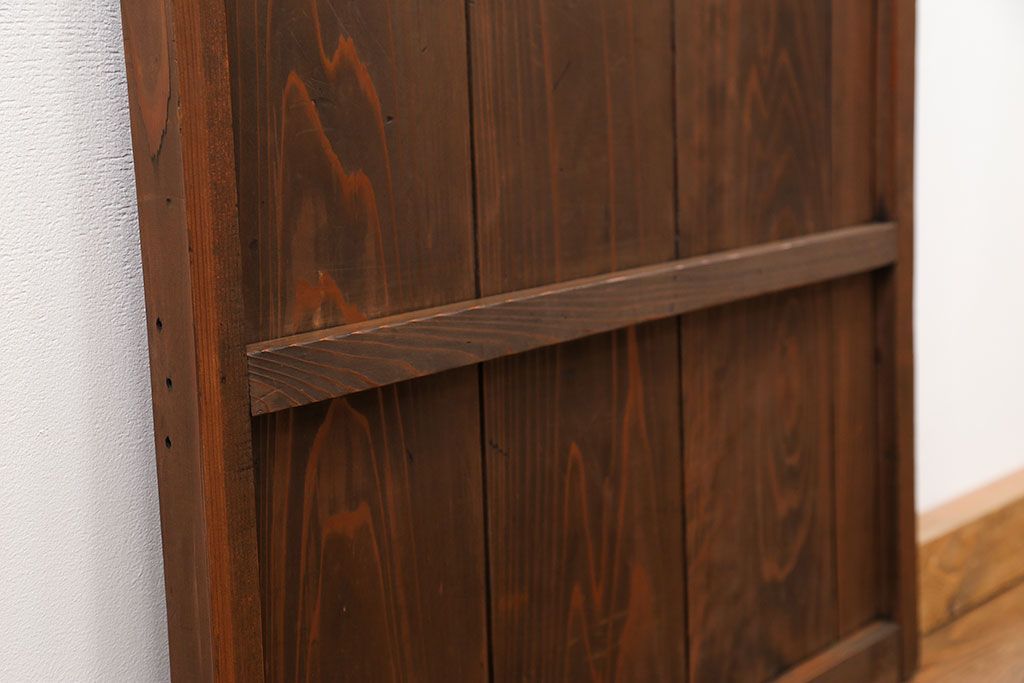 アンティーク 簡素な作りのシンプルな扉　(ドア)