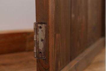 アンティーク 簡素な作りのシンプルな扉　(ドア)