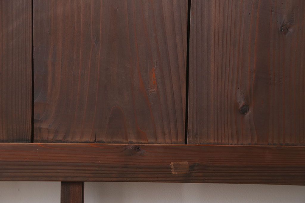 アンティーク 簡素な作りのシンプルな扉　(ドア)