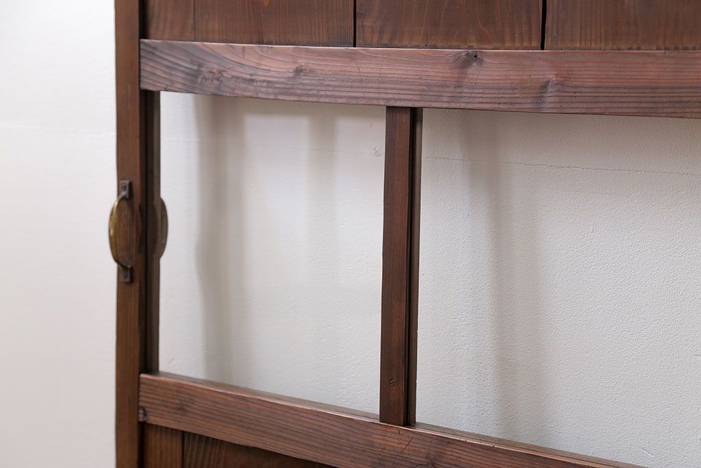 アンティーク 簡素な作りのシンプルな扉　(ドア)