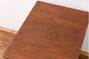 アンティーク家具　アンティークペイント ダイヤガラスの小さなサイドキャビネット(収納棚)