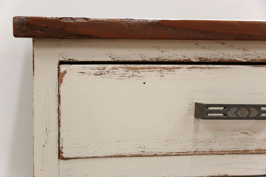 アンティーク家具　アンティークペイント ダイヤガラスの小さなサイドキャビネット(収納棚)