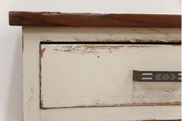 アンティーク家具　アンティークペイント ダイヤガラスの小さなサイドキャビネット(収納棚)