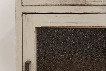 アンティーク家具　アンティークペイント ダイヤガラスの小さなサイドキャビネット(収納棚)