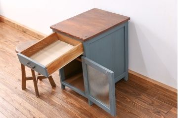 アンティーク家具　アンティークペイント モールガラス・サイドキャビネット(サイドテーブル、収納棚)