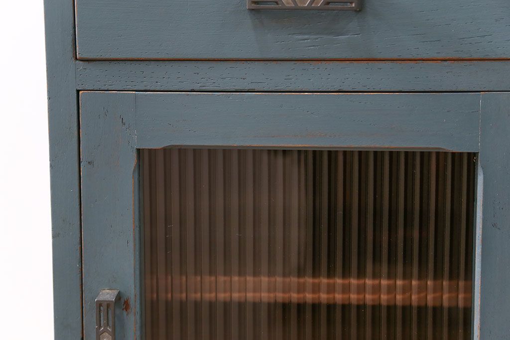 アンティーク家具　アンティークペイント モールガラス・サイドキャビネット(サイドテーブル、収納棚)