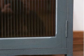 アンティーク家具　アンティークペイント モールガラス・サイドキャビネット(サイドテーブル、収納棚)