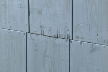 アンティーク家具　アンティークペイント ガラスの取っ手がかわいい大きな二段重ね収納棚(食器棚、飾り棚、ガラスケース)