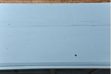 アンティーク家具　アンティークペイント ガラスの取っ手がかわいい大きな二段重ね収納棚(食器棚、飾り棚、ガラスケース)