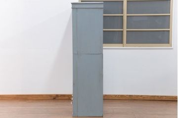 アンティーク家具　アンティークペイント ガラスの取っ手がかわいい大きな二段重ね収納棚(食器棚、飾り棚、ガラスケース)