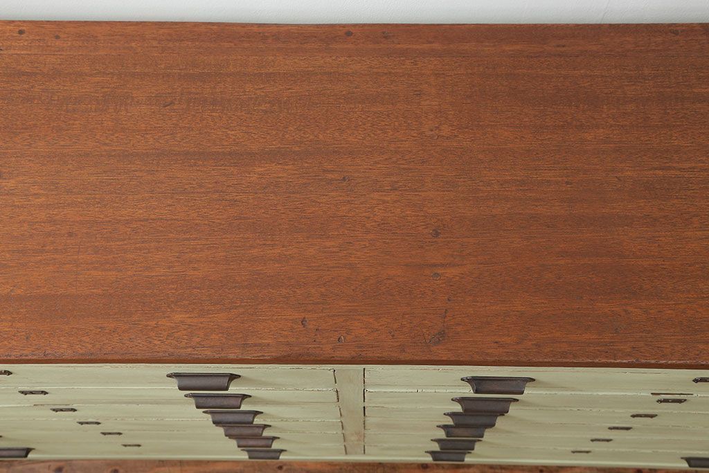 レトロ家具　昭和レトロ アンティークペイント 脚付きの12杯引き出し(チェスト、ドロワー)