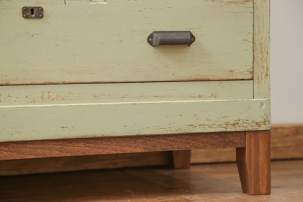 レトロ家具　昭和レトロ アンティークペイント 脚付きの12杯引き出し(チェスト、ドロワー)