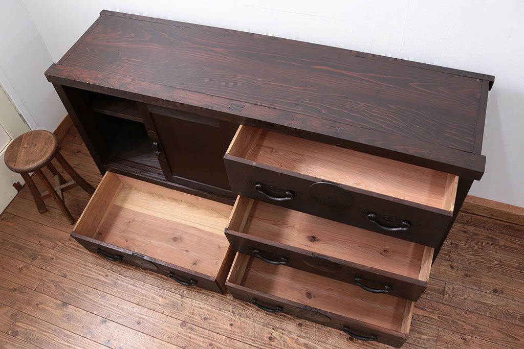 アンティーク家具　古民具・骨董 シックな収納箪笥サイドボード(水屋箪笥、帳場箪笥)