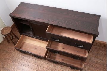 アンティーク家具　古民具・骨董 シックな収納箪笥サイドボード(水屋箪笥、帳場箪笥)