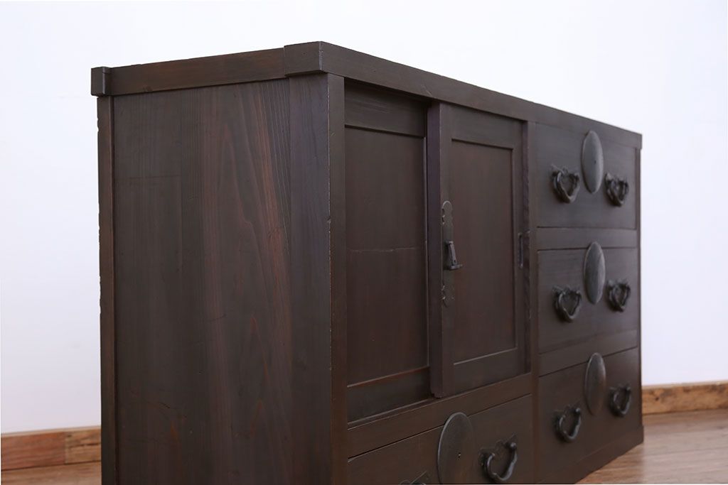 アンティーク家具　古民具・骨董 シックな収納箪笥サイドボード(水屋箪笥、帳場箪笥)