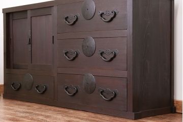 アンティーク家具　古民具・骨董 シックな収納箪笥サイドボード(水屋箪笥、帳場箪笥)