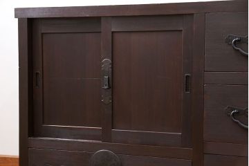 アンティーク家具　古民具・骨董 シックな収納箪笥サイドボード(水屋箪笥、帳場箪笥)