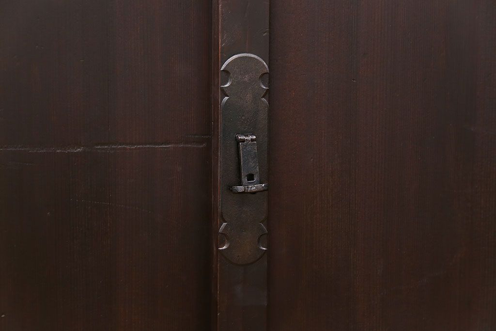 アンティーク家具　古民具・骨董 シックな収納箪笥サイドボード(水屋箪笥、帳場箪笥)