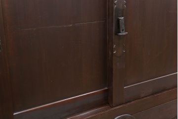 アンティーク家具　古民具・骨董 シックな収納箪笥サイドボード(水屋箪笥、帳場箪笥)