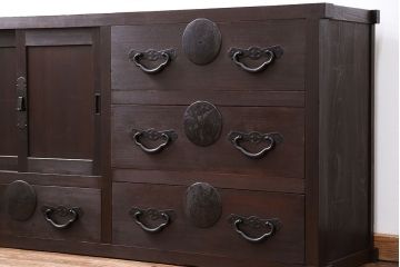 アンティーク家具　古民具・骨董 シックな収納箪笥サイドボード(水屋箪笥、帳場箪笥)