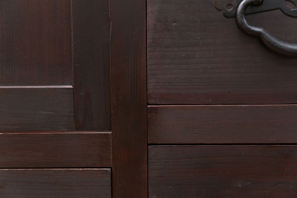 アンティーク家具　古民具・骨董 シックな収納箪笥サイドボード(水屋箪笥、帳場箪笥)